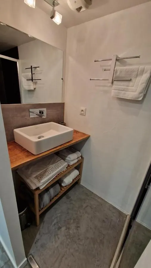 Couette-café Chambre D'Hote Cigale Jacuzzi Et Jardin Prive