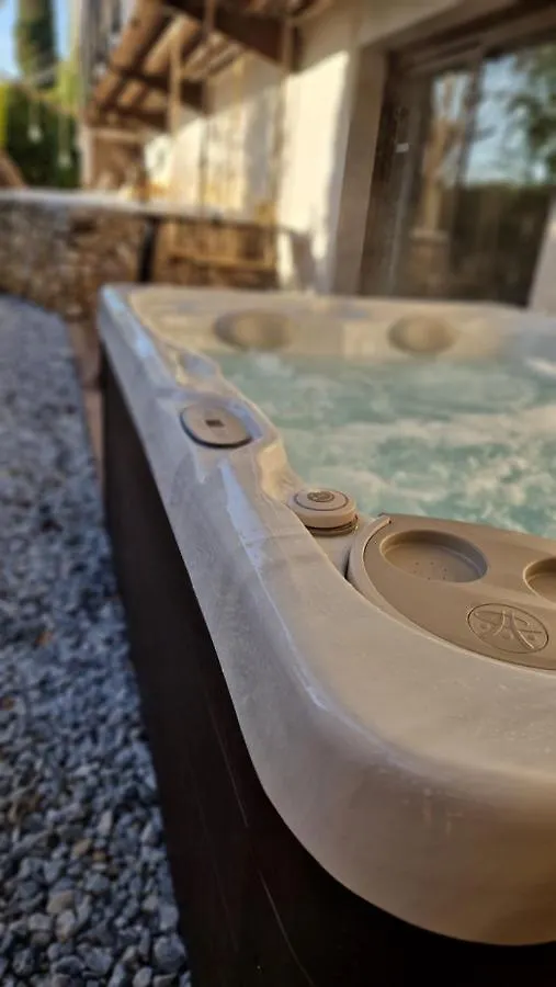 Chambre D'Hote Cigale Jacuzzi Et Jardin Prive Couette-café